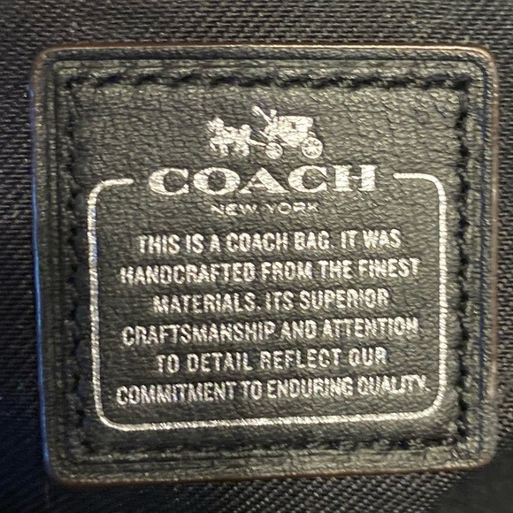 COACH SWAGGER CARRYALL IN COLORBLOCK PEBBLE LEATHER - Picture 5 of 9